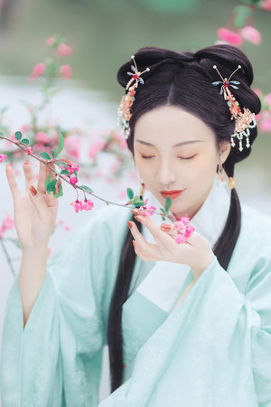 公的大龟慢慢挺进我的体内视频